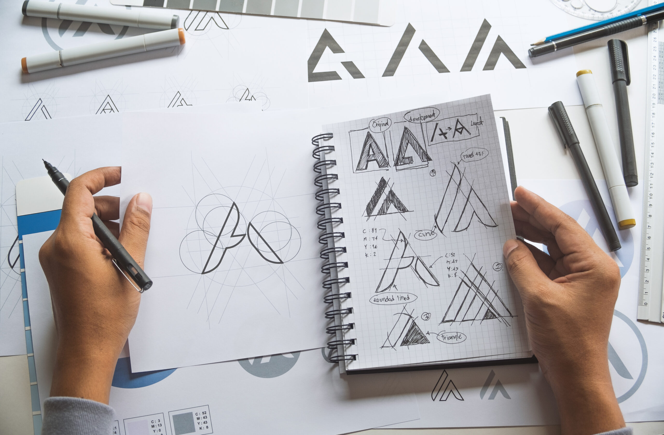 progettazione grafica di un logo